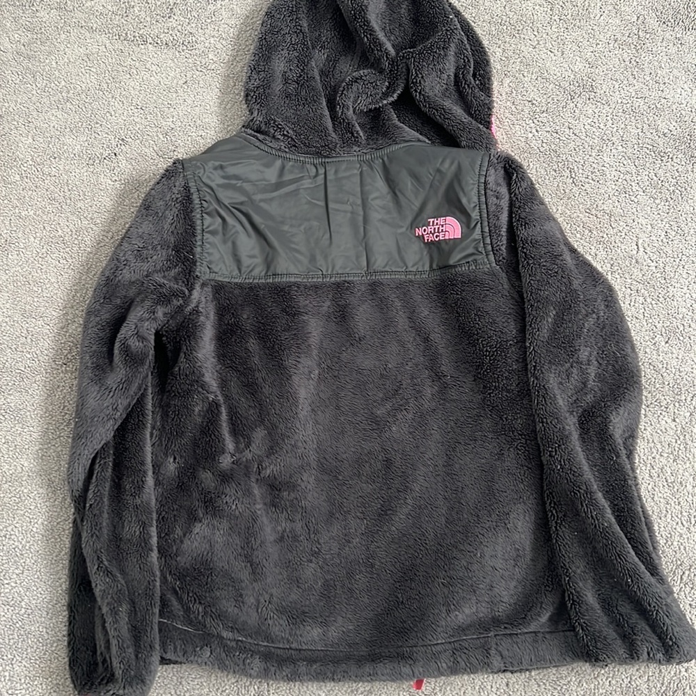 The North Face Girls fleece/fuzzy Jacket - Black and Pink - Picture 4 of 4